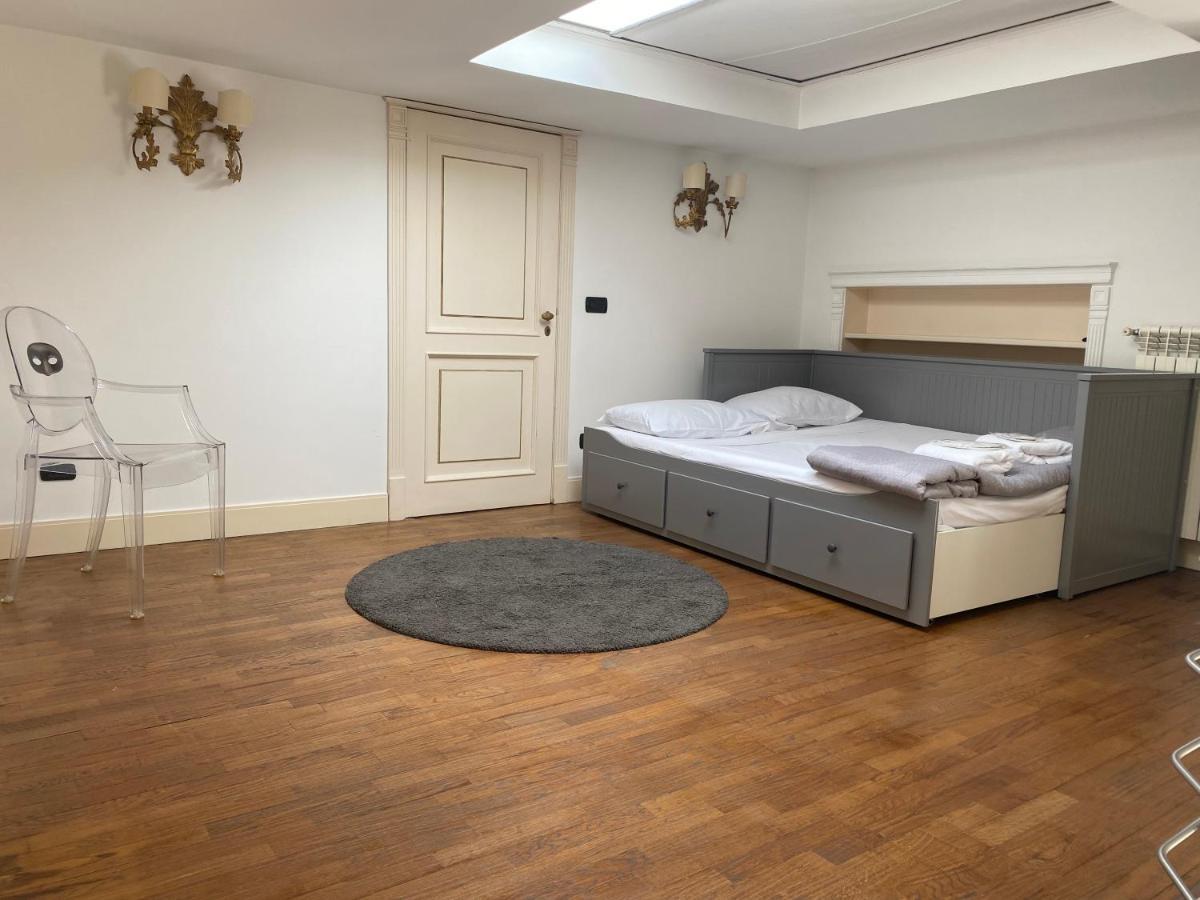 “La Pinta” Elegante Appartamento Al Vomero Napels Buitenkant foto